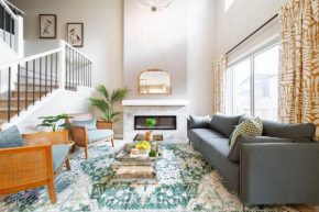 The Luxe, King Bed, Sleeps 8, Near YEG Airport!